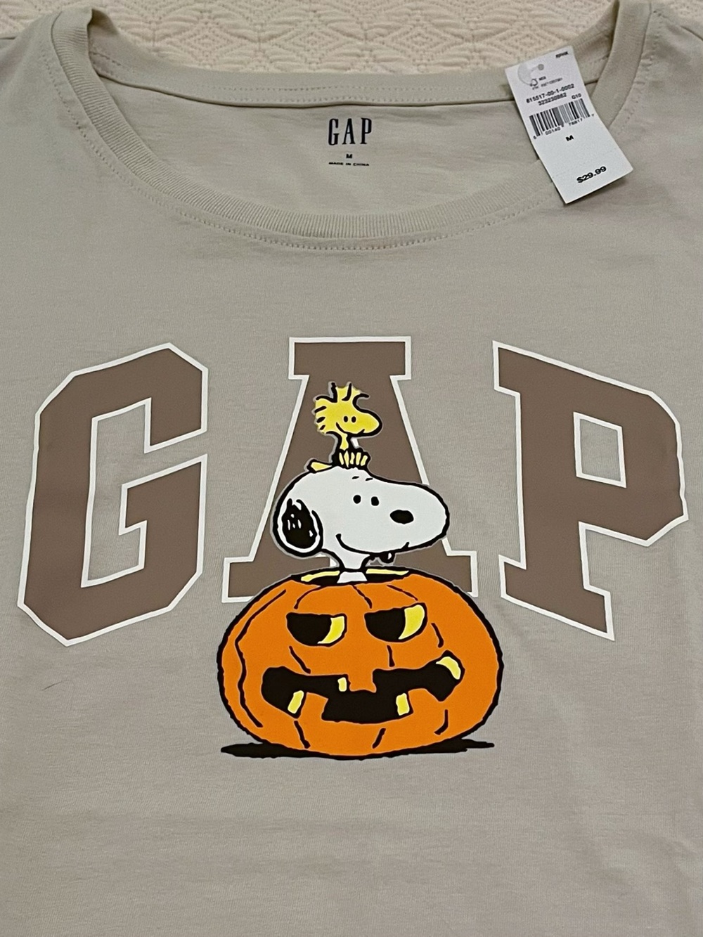 NWT GAP Peanuts Snoopy & Woodstock Pumpkin Halloween T-Shirt (size Medium)